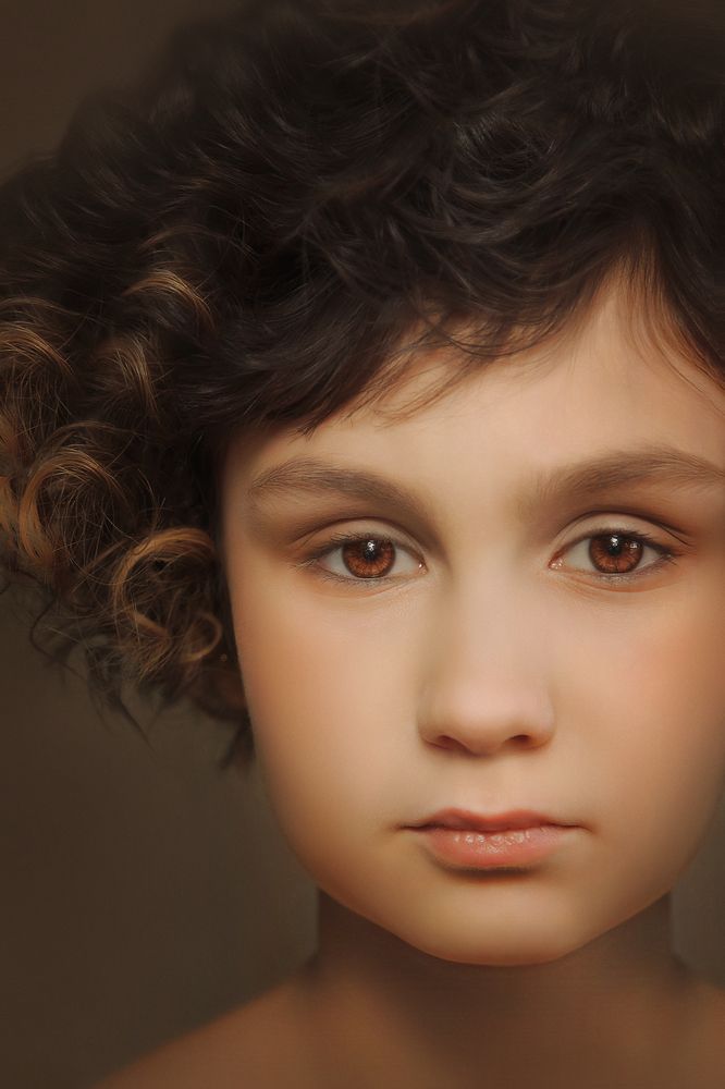 Ариана. Девочка с янтарными глазами.