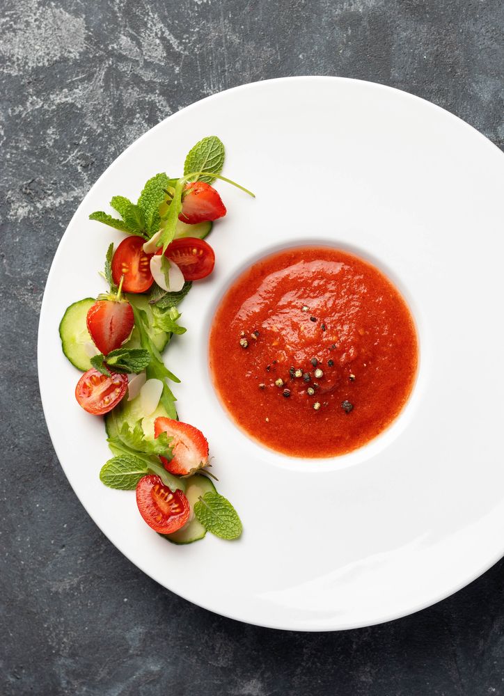 Gazpacho with tomatoes and strawberries/Гаспачо с томатами и клубникой