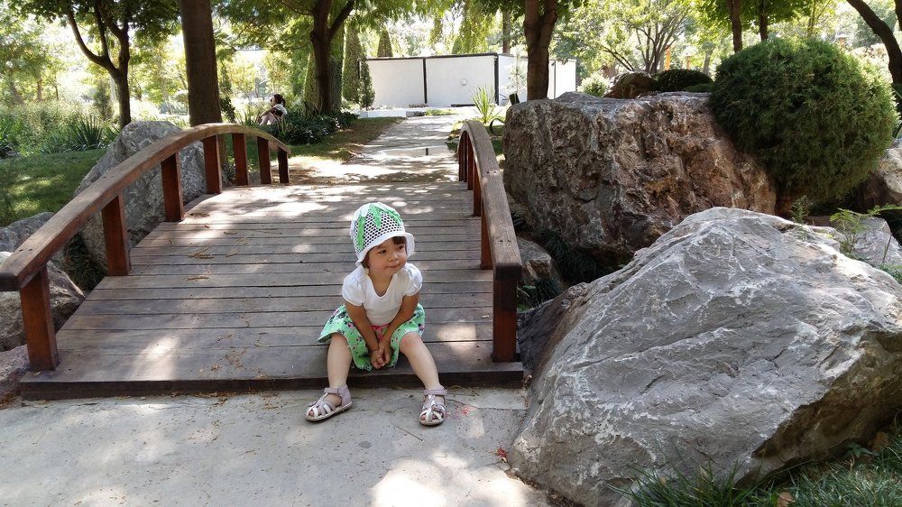 Задумалась