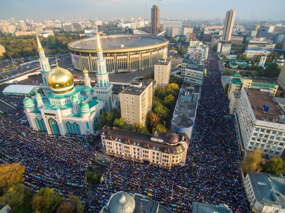 МУСУЛЬМАНЕ ПРАЗДНУЮТ КУРБАН-БАЙРАМ
