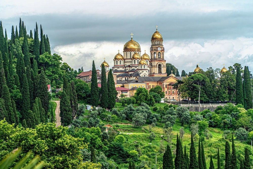 Новоафонский монастырь и его окрестности(Абхазия)