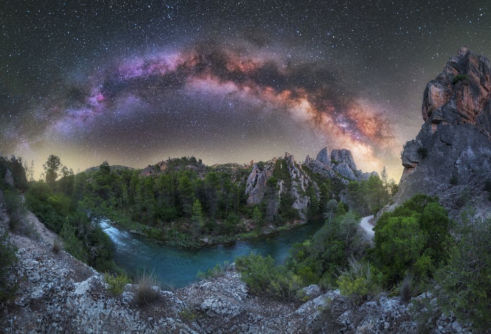 La Vía Láctea sobre los Cuchillos de Contreras, Reserva Natural Hoces del Cabriel