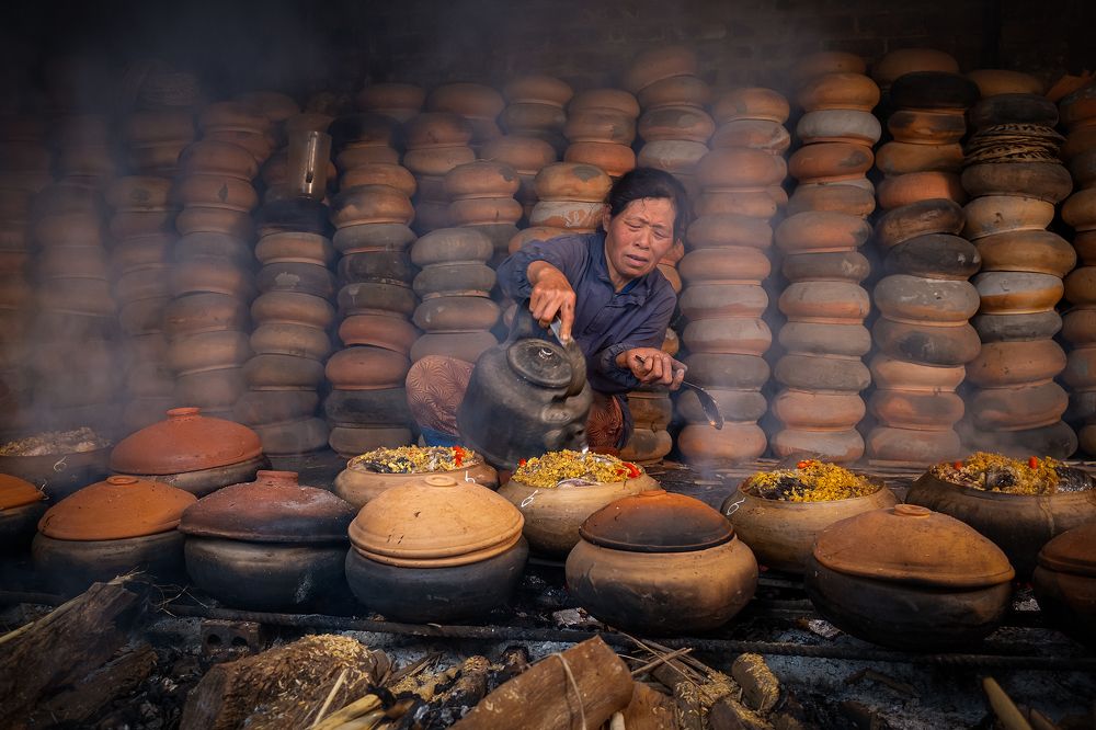 Braising fish in traditional recipe of Vu Dai Village