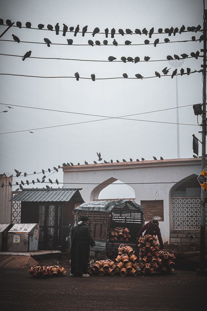 Kashmiri firepot (Kangri) seller