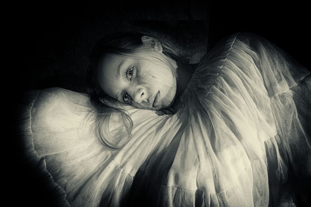 Выгорает в сердце тоска былая...