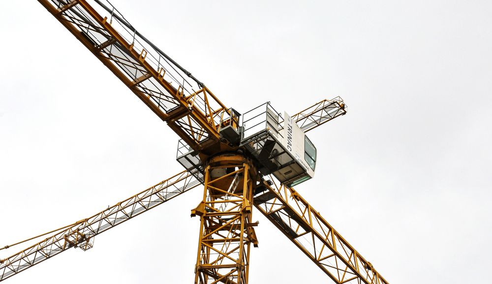 Городская супрематическая композиция