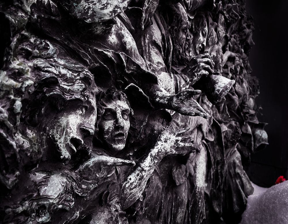 Festinationis comites sunt error et poenitentia