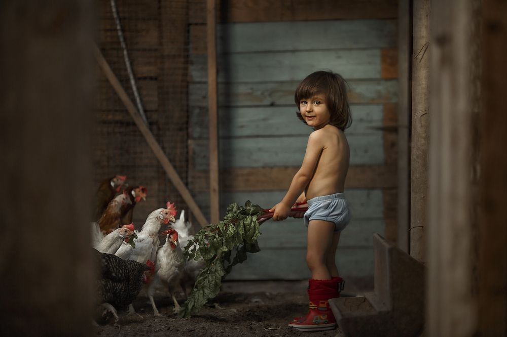 Угощайтесь, девочки!