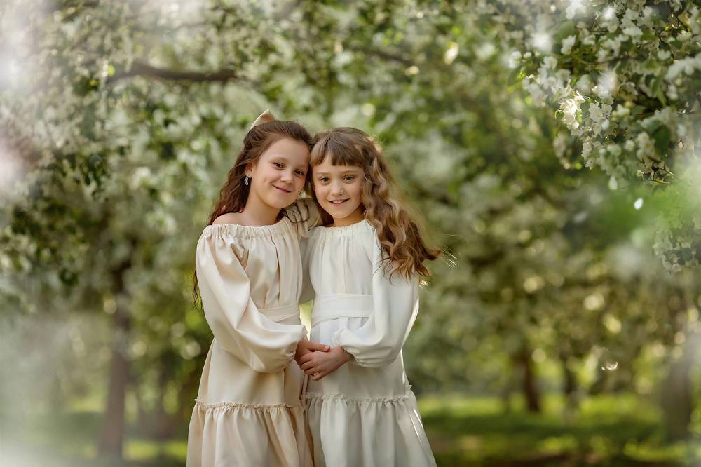 Алиса и Виктория