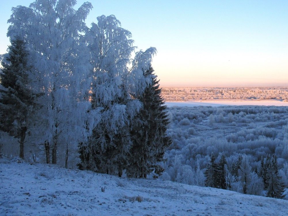 Зима. На закате дня.