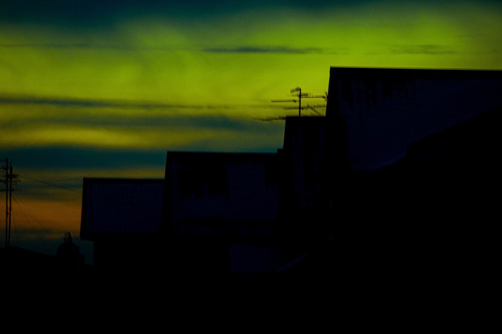 Это странное место - город.