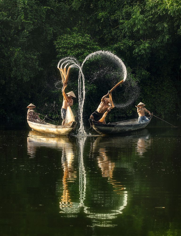 fishing nets on Nhu Y river
