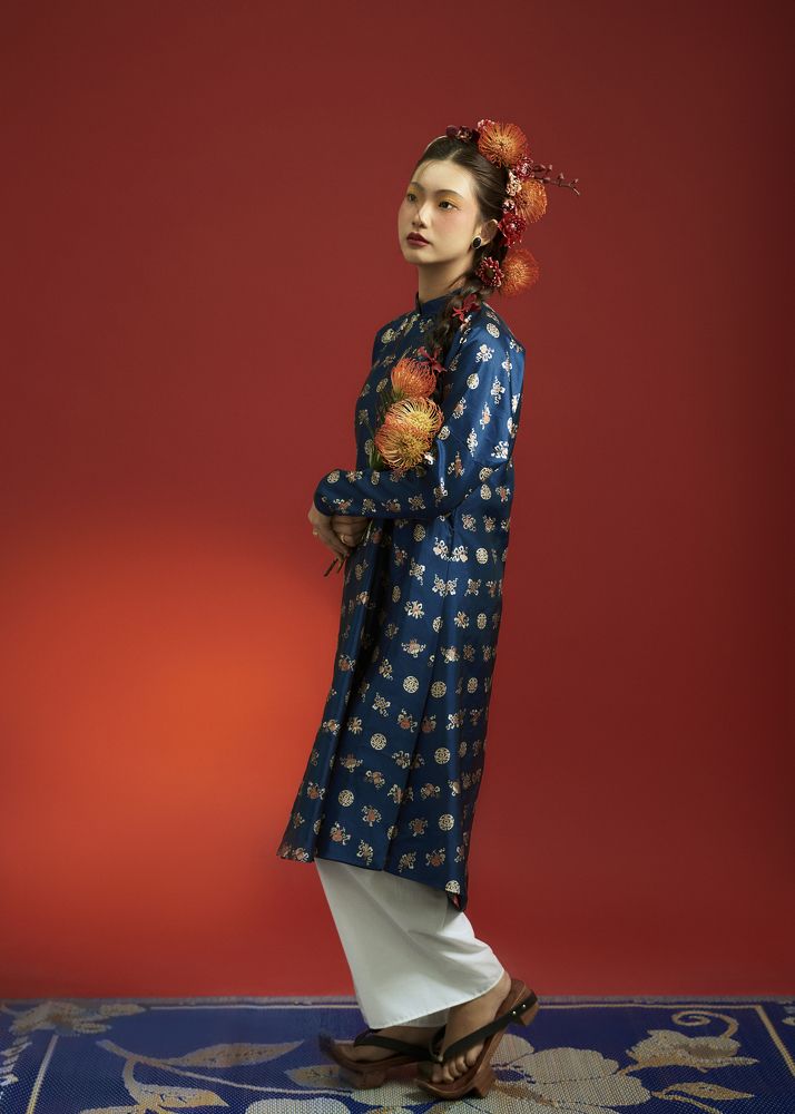 Photograph by Lo Mo Ngo