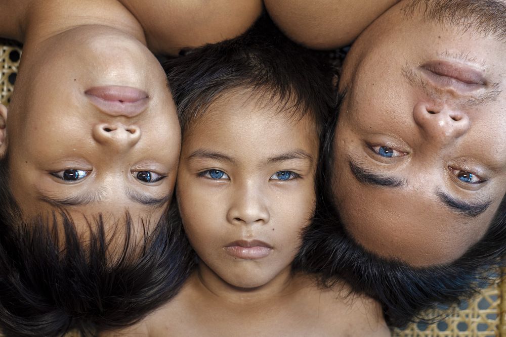 Jhoe Denn with the ocean eyes