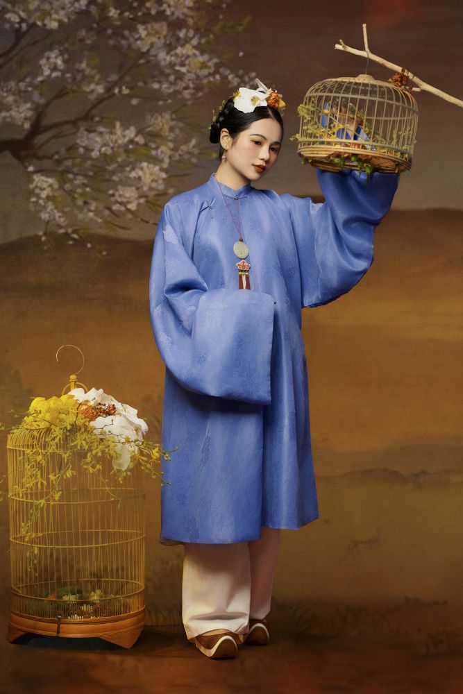 Photograph by Lo Mo Ngo