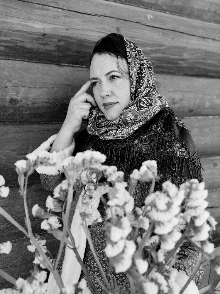 В ожидании весны. Портрет Ларисы