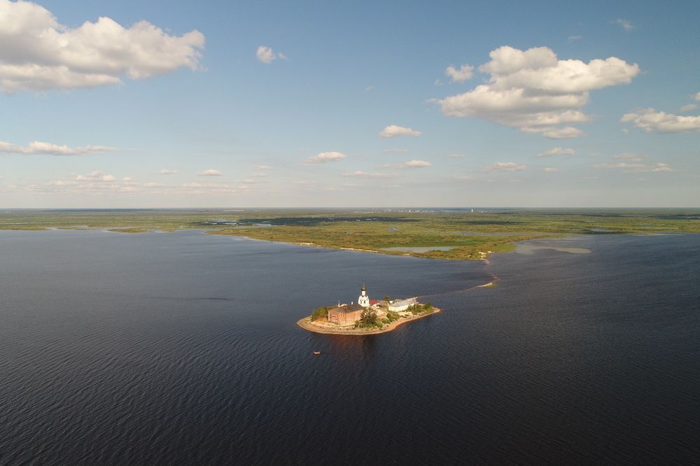 Остров каменный