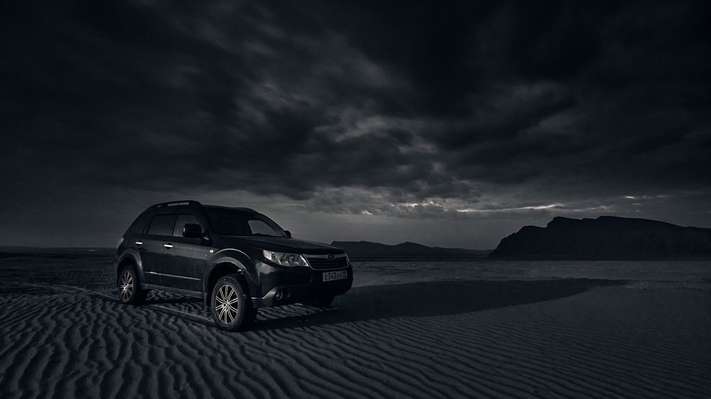 По песчаным волнам.