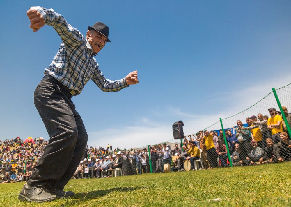 Dancing in pole With-chukhe wrestling