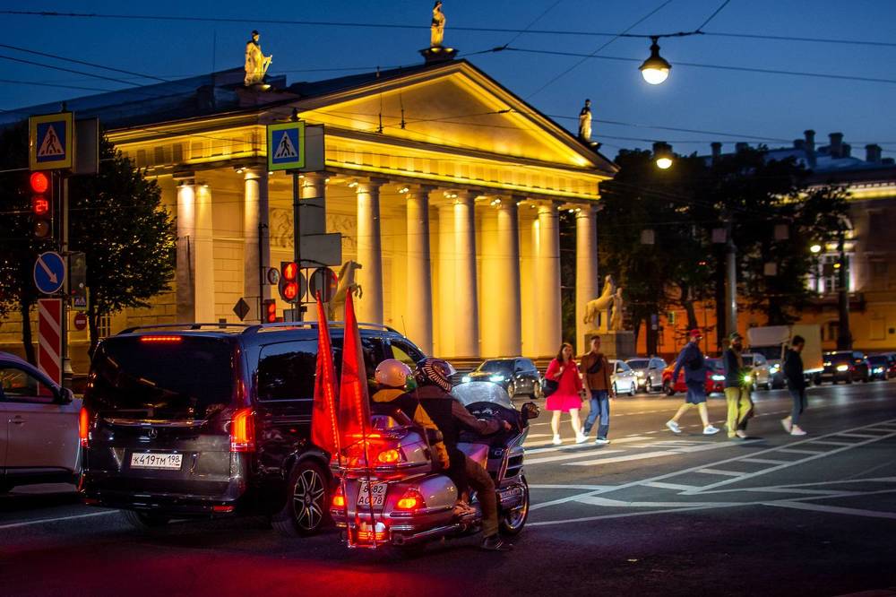 На улицах Питера