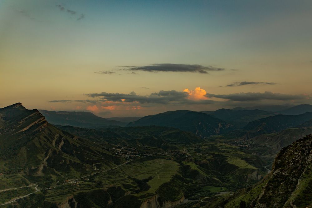 Горный аул на закате