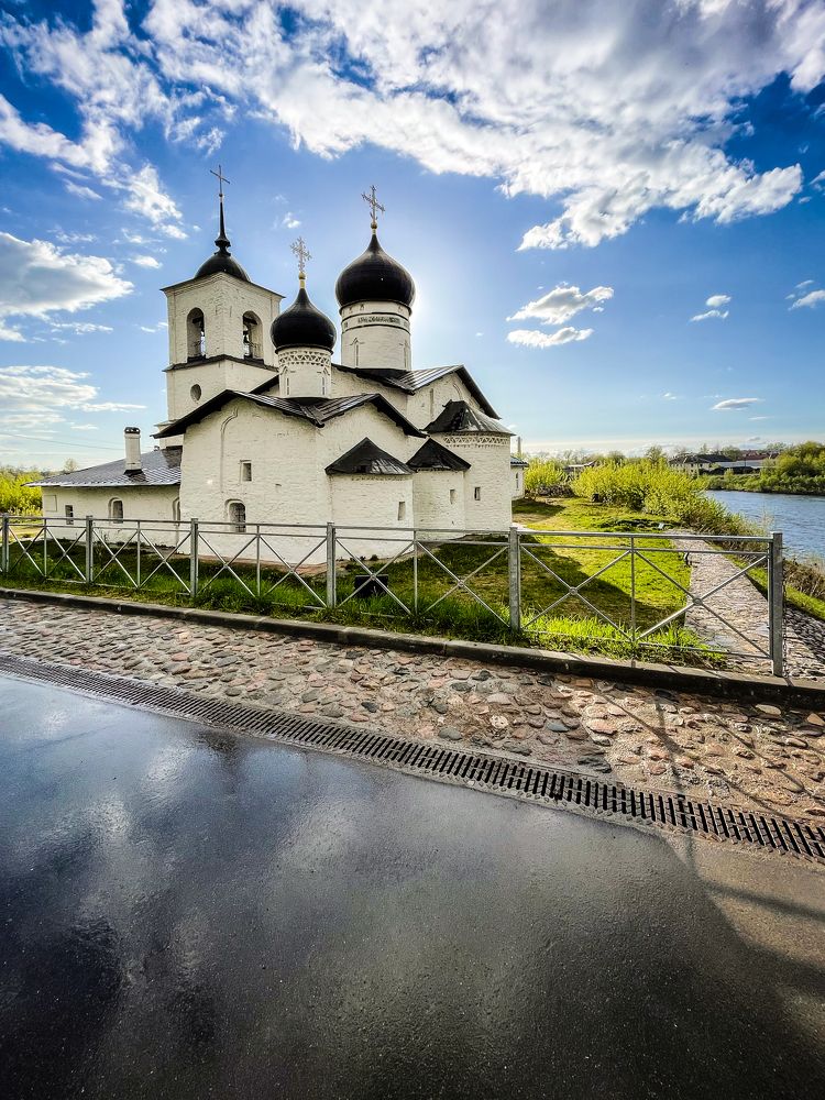 Мосты и храмы города Остров