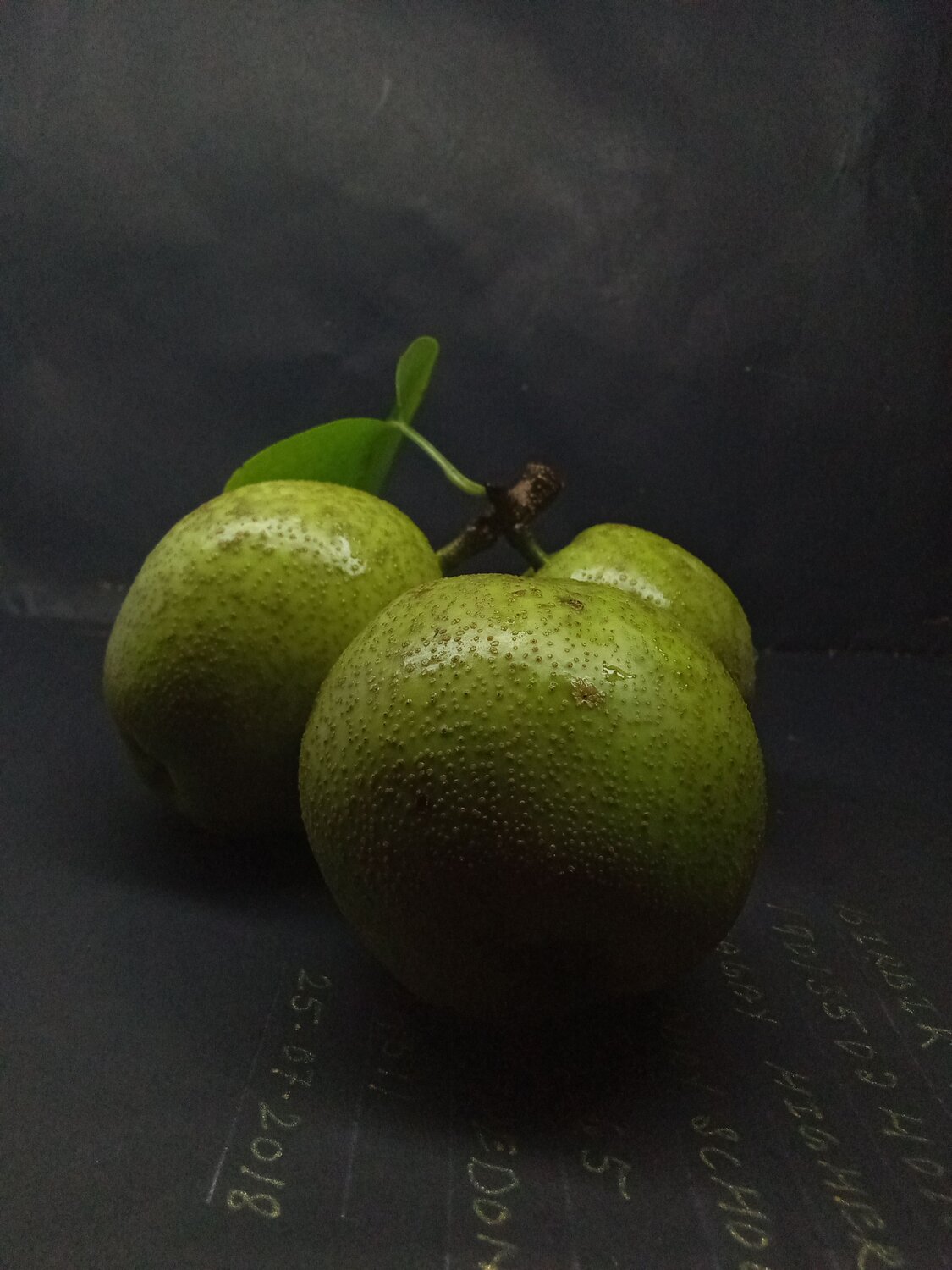 Mobile photography raw pear ?