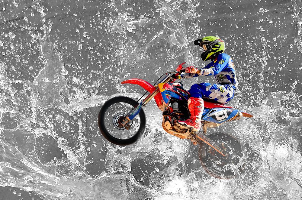 Photograph by 伟勇 元