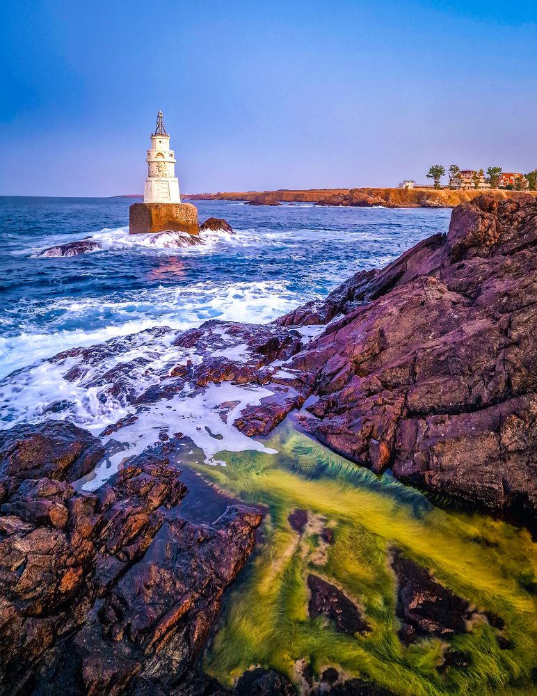 Photograph by Stefan Hopteriev