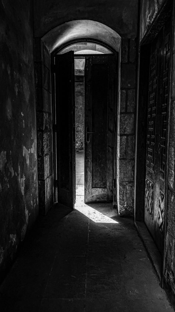 Light sneaking inside