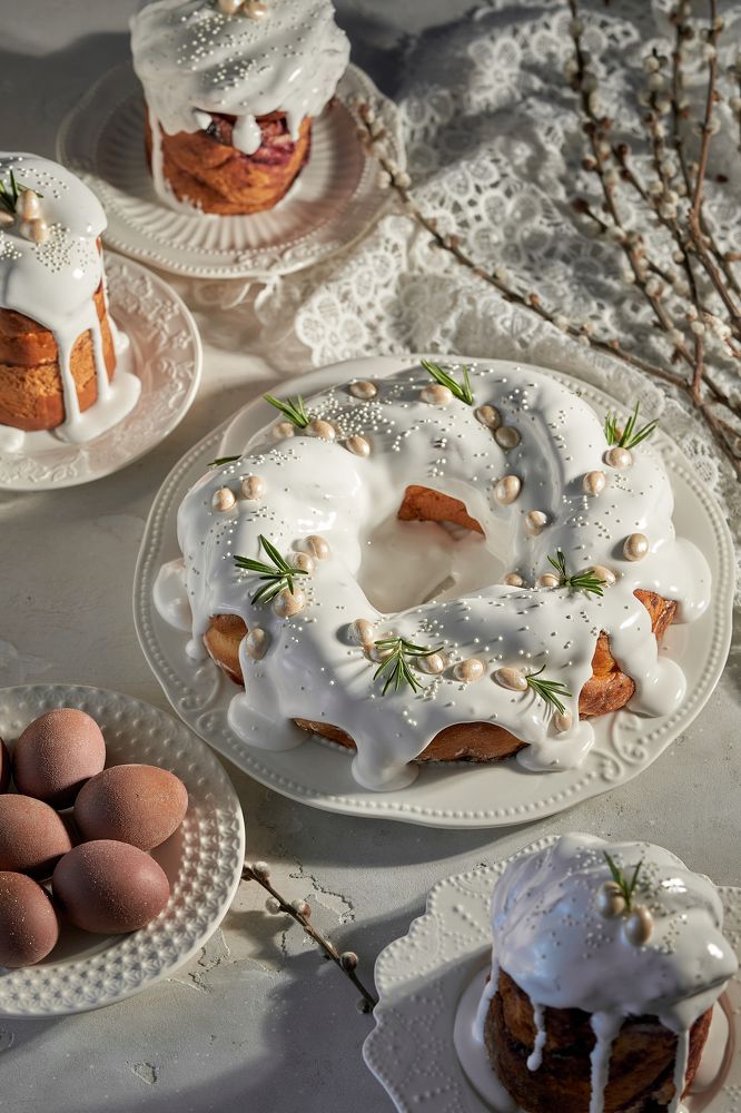 Пасхальный кулич и крашенки