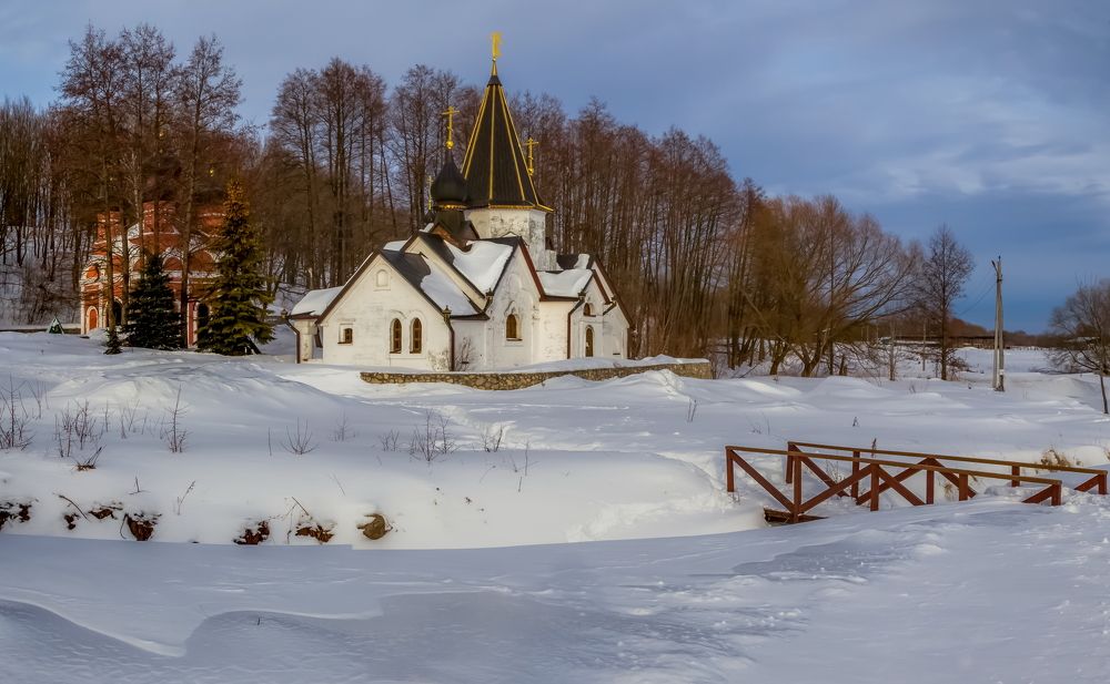 У источника