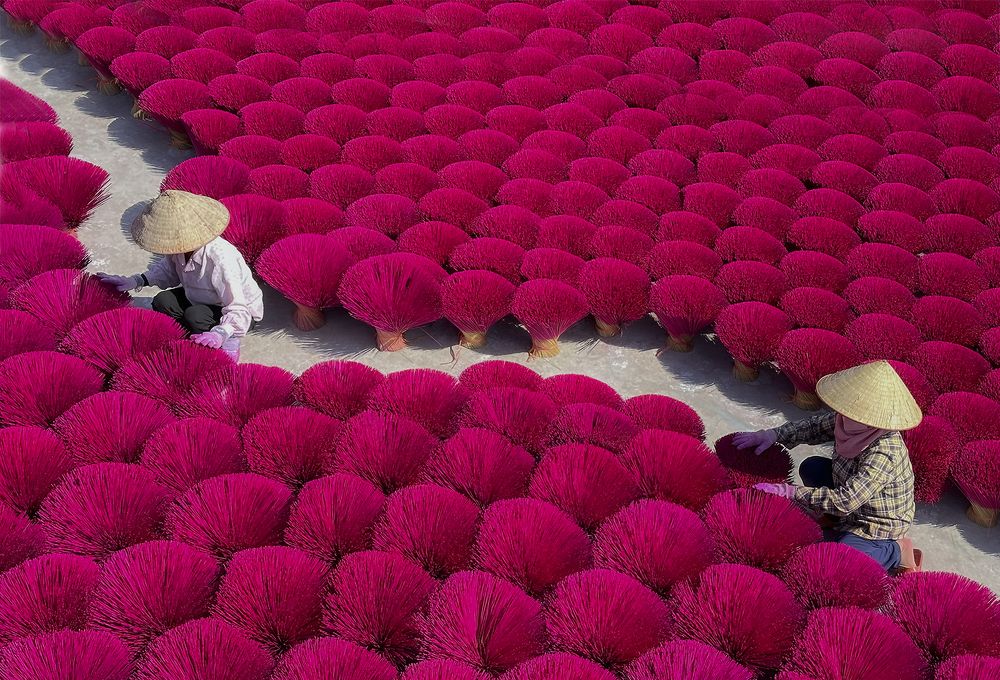 The color of the incense stick