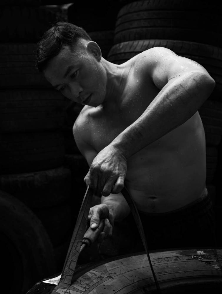 Making Rubber String from Worn Truck Tyres