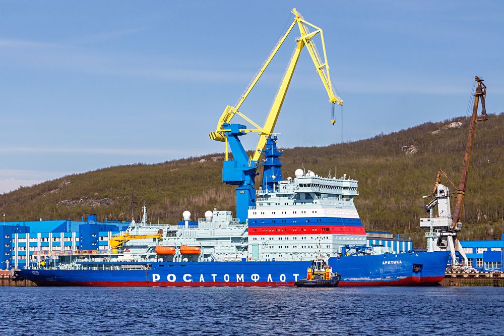 В Мурманском порту.