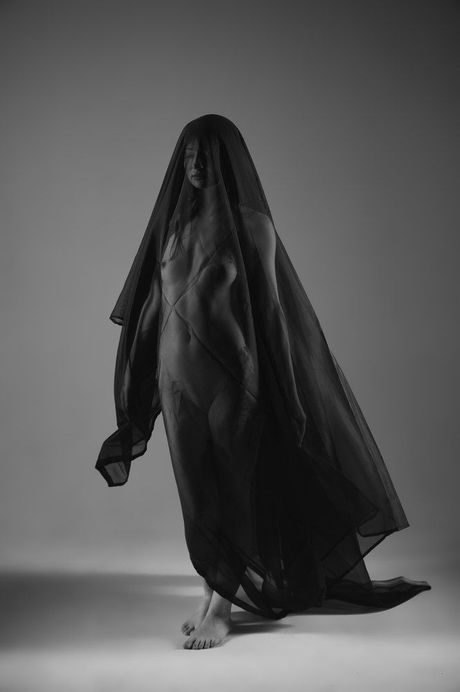 Черная ткань