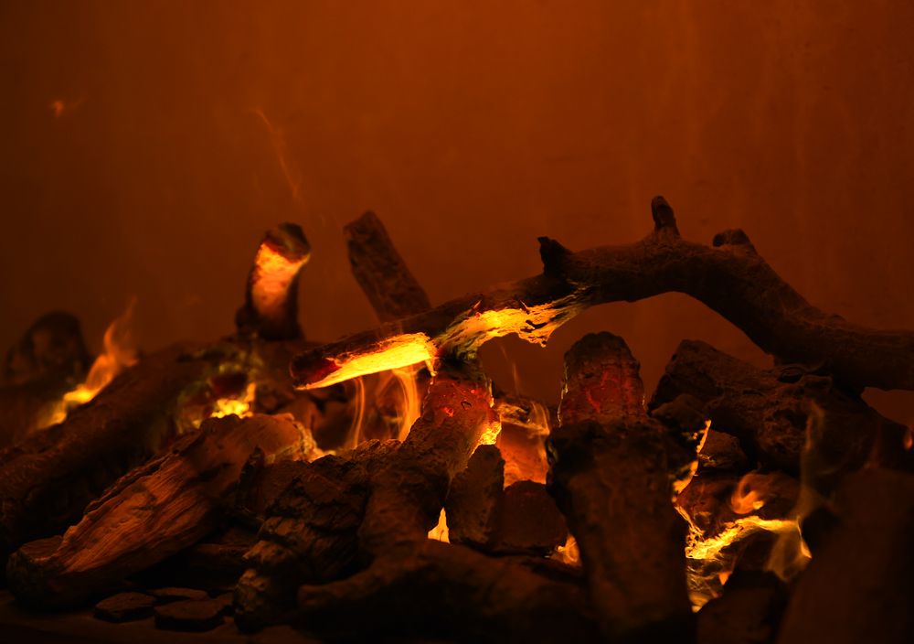 Огонь и разогревает...