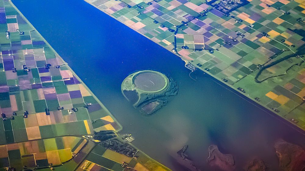 Дамба на озере Кетелмер