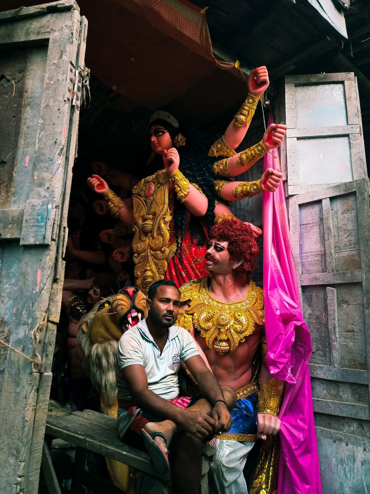 Creator of idols and creator who create the whole universe