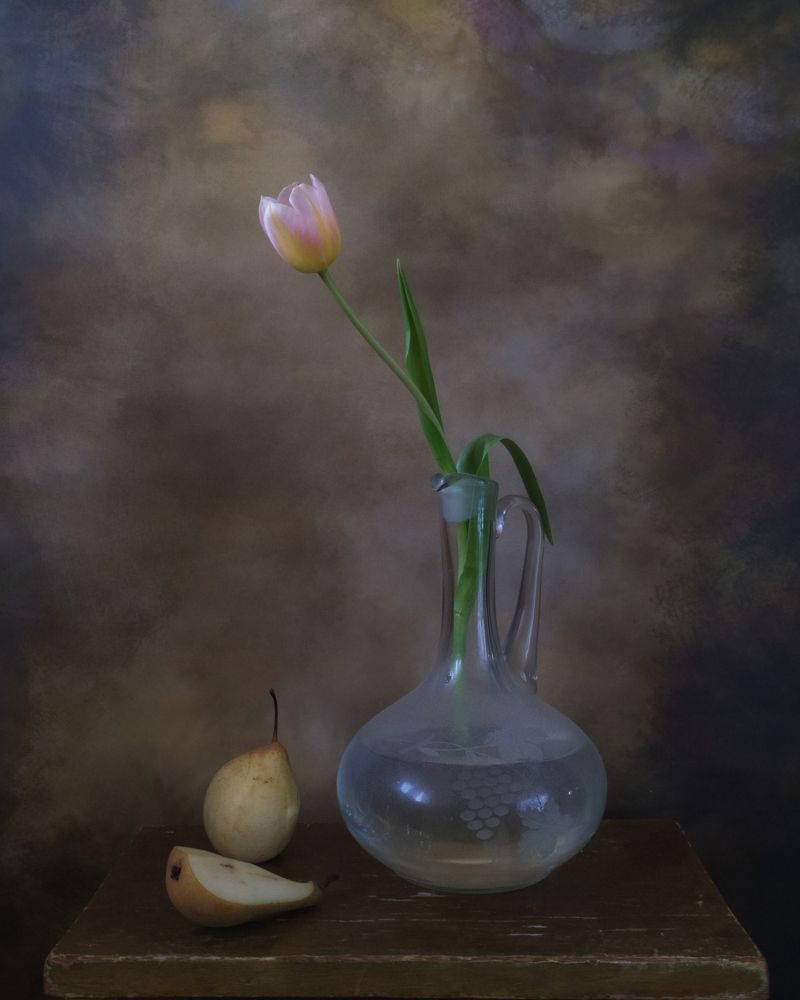 Натюрморт с грушей