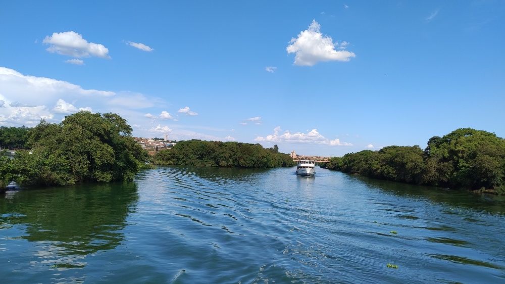 Leito rio Tietê