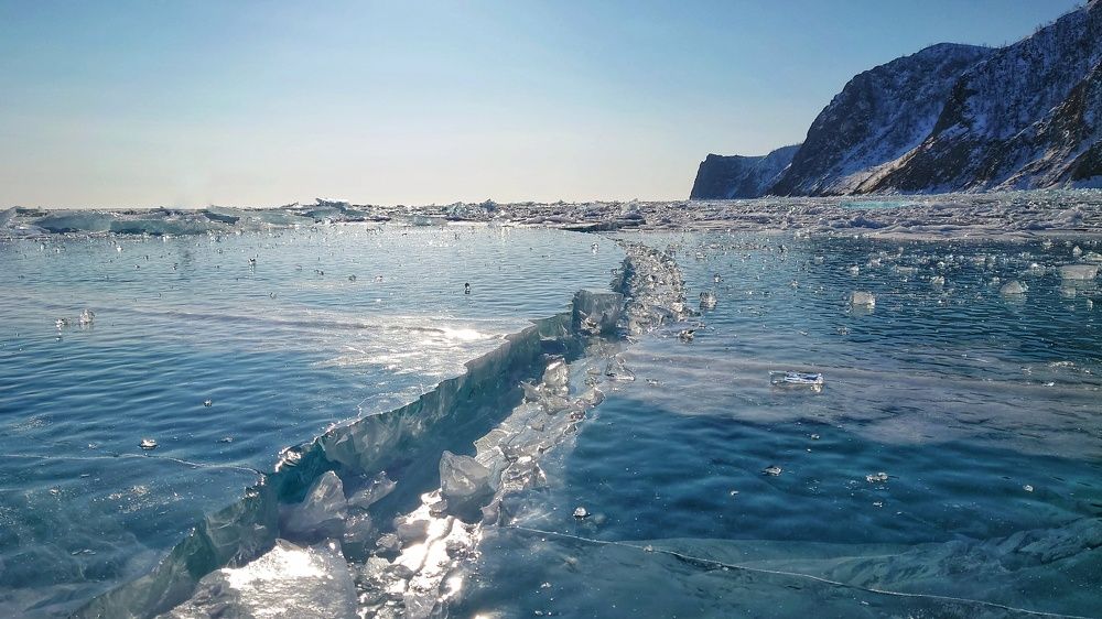 Лед Байкала.