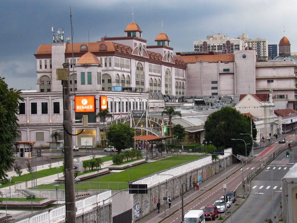 Vista do Shopping Estação em Curitiba, PR, Br.