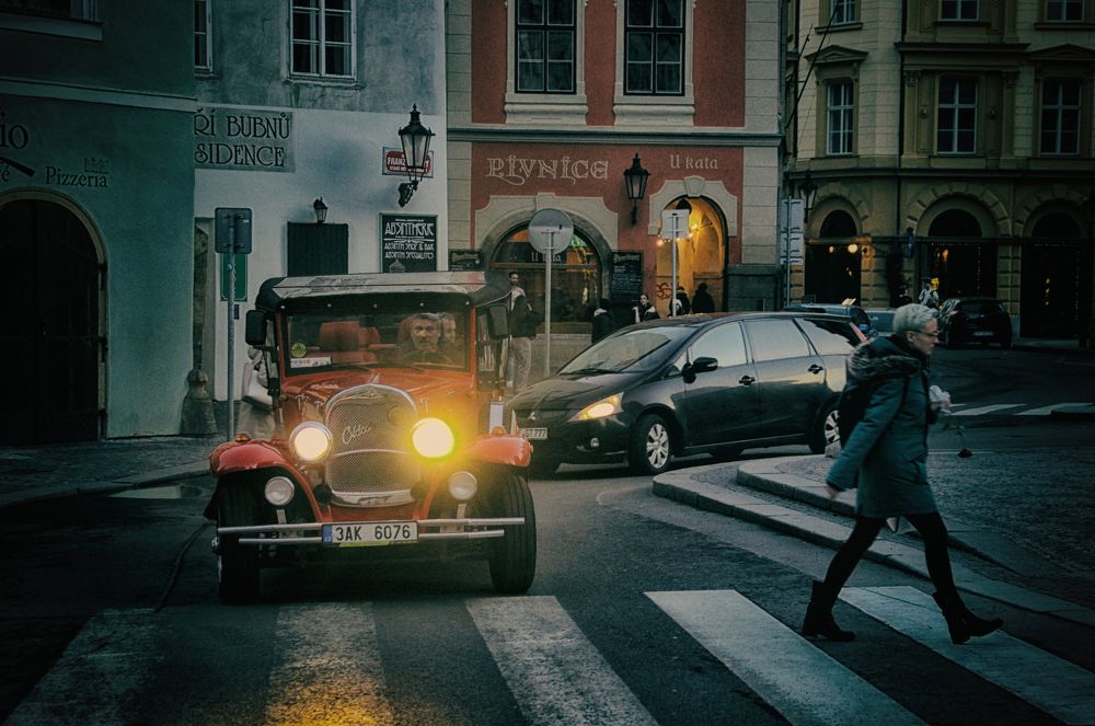 А машина лучше...