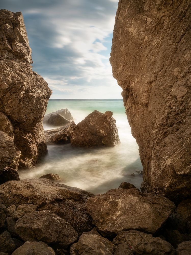 Шторм в солнечный день