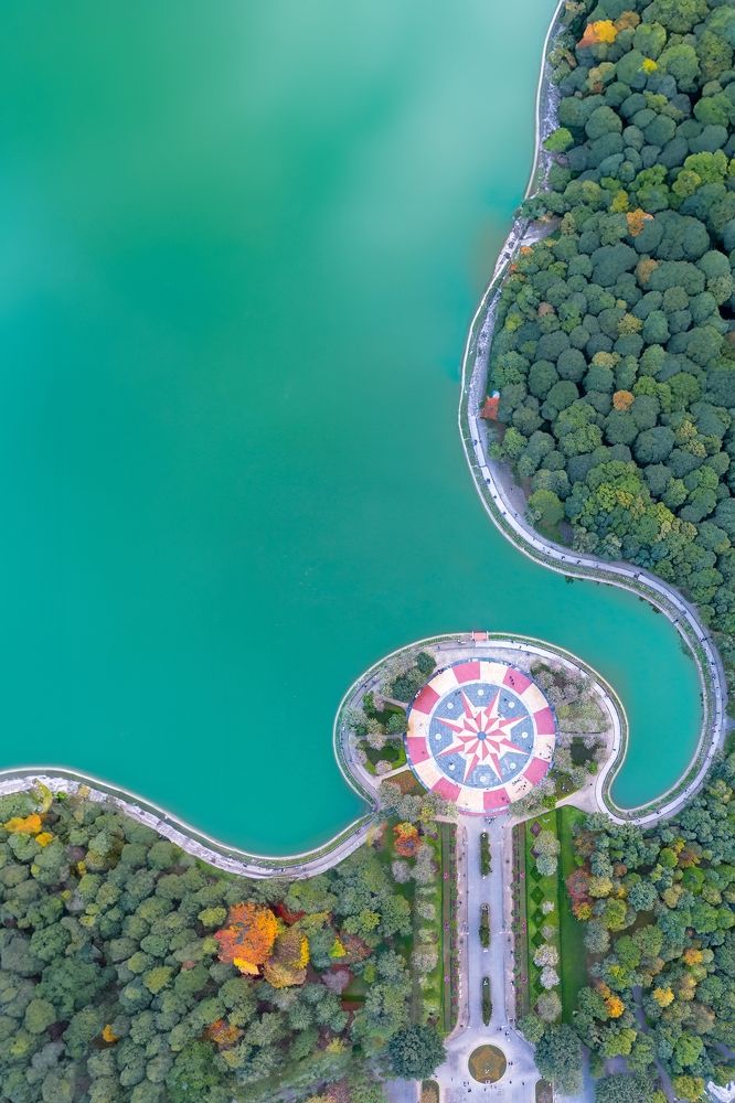 Photograph by Do Hoai Nam
