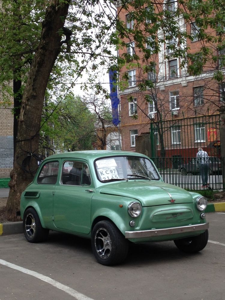 Автомобиль ЗАЗ-965 "Запорожец" (горбатый).