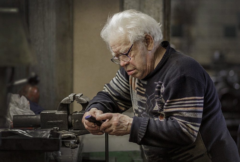 Слесарь от бога.