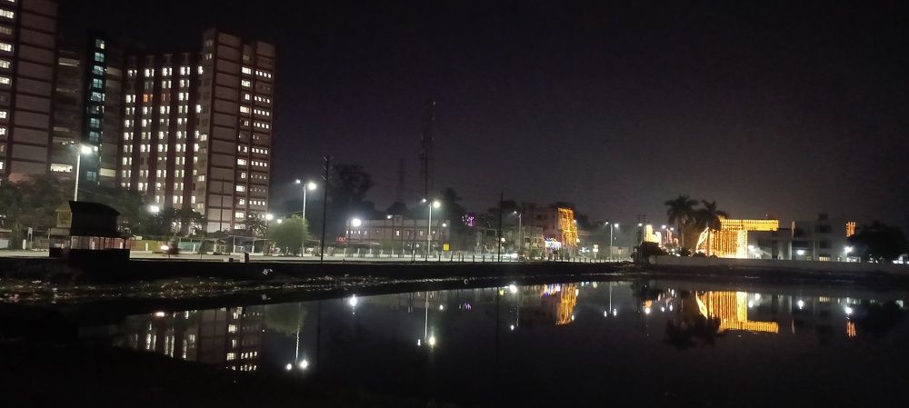 Mirror effect with water