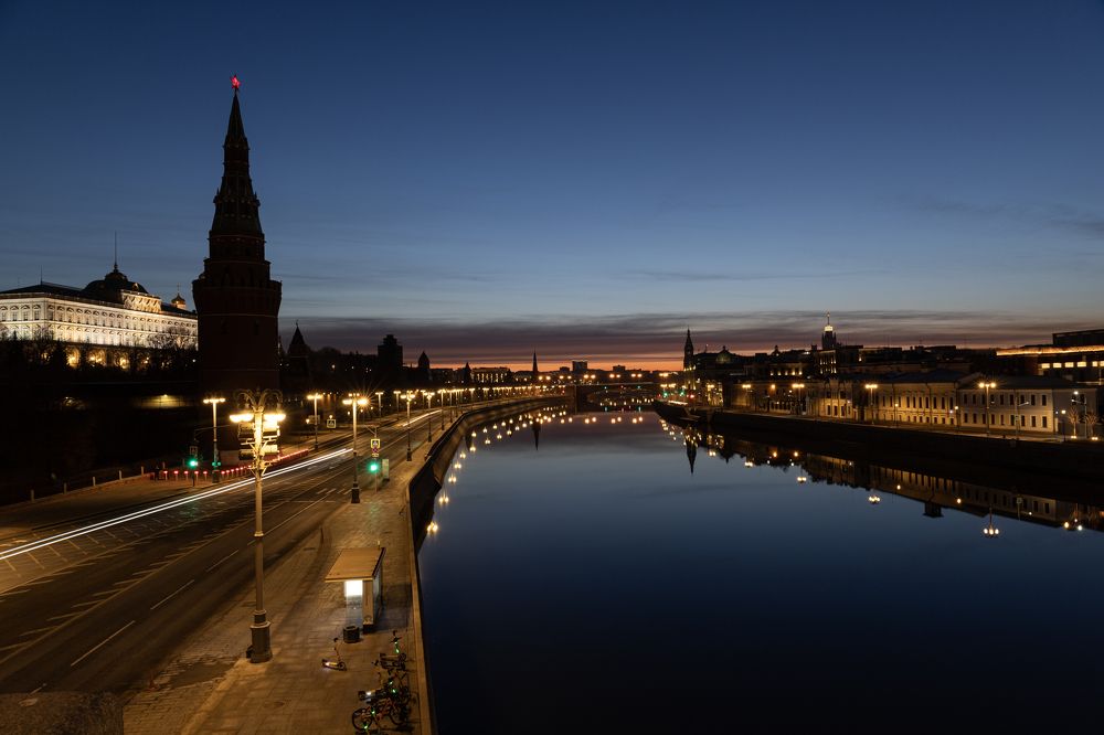 Рассвет на Москве-реке